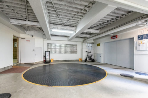 機械式立体駐車場、30,000円/月