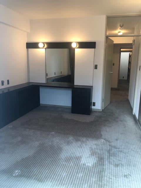 南側居室の化粧台