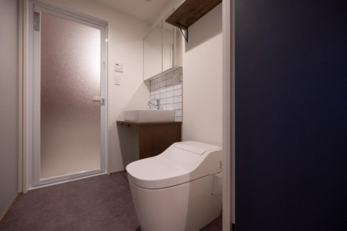 タンクレストイレ、独立洗面台