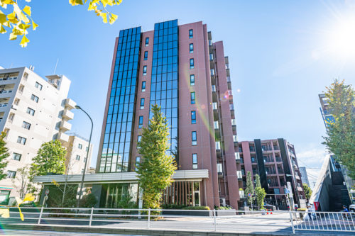 外観、「学芸大学駅」徒歩9分、6階最上階部分