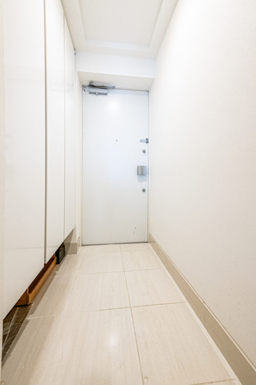 LDKから玄関への廊下