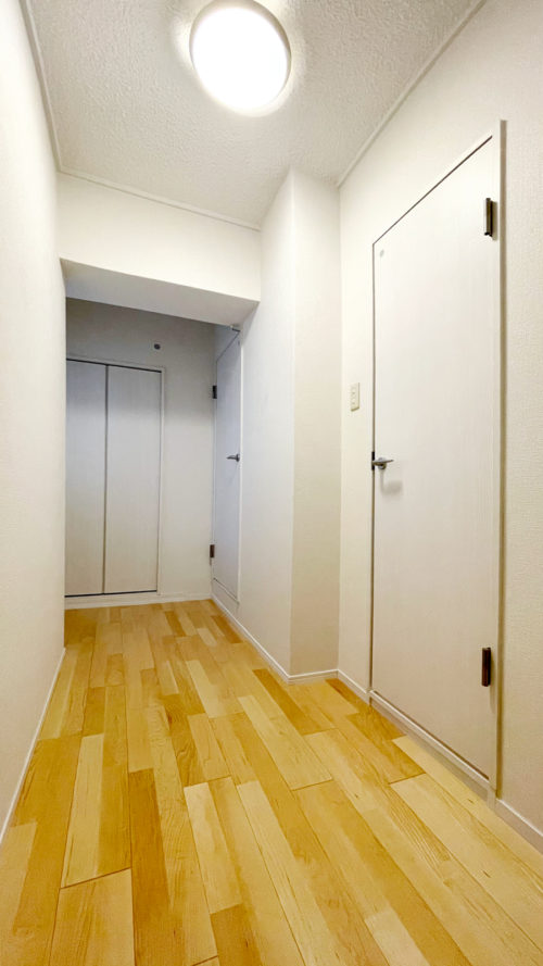 玄関からの廊下