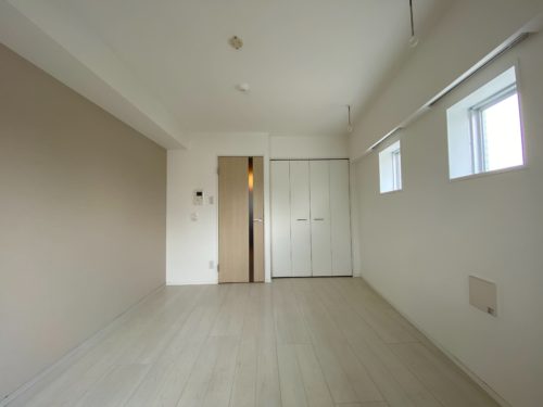 エアコン付き、2面採光、室内物干し場付き