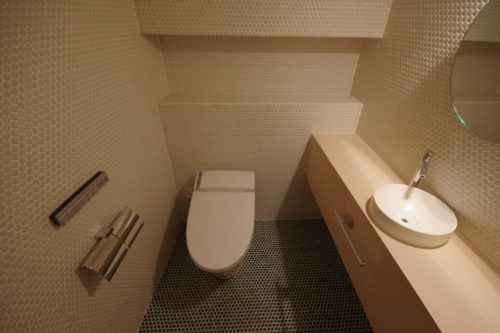 ウォシュレットトイレ、手洗い場付き