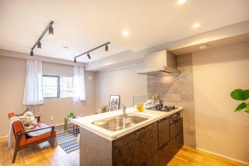 キッチン、リビング、ダイニング