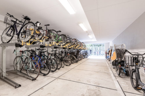 駐輪場、月額400円から500円