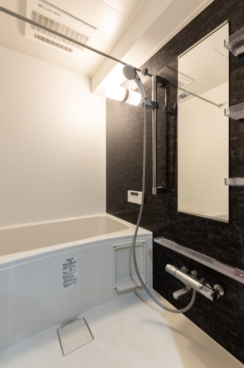 オートバス、追い焚き、乾燥機能付きの浴室