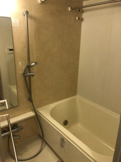 浴室乾燥機付きバスルーム