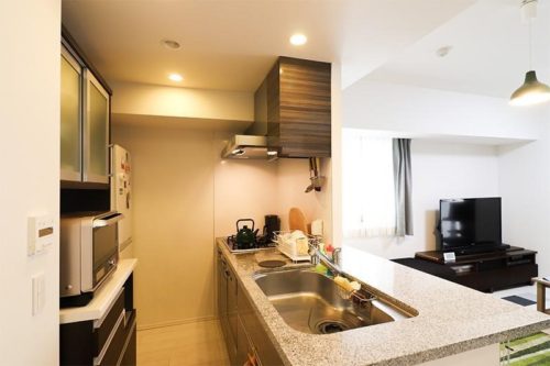 ビルドイン食洗器、ディスポーザ、浄水器付きカウンターキッチン