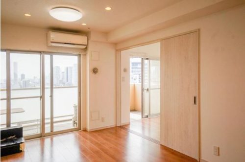 ご家族揃ってお寛ぎ頂ける約16帖の広々したLDK