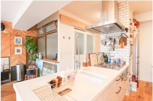 対面式キッチン、浄水器付システムキッチン、3口コンロ