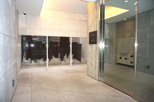 エントランス、オートロック、防犯カメラ