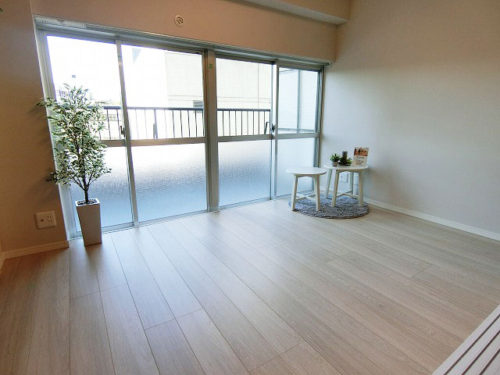 陽当たりのいい洋室