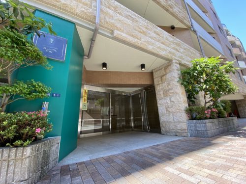 エントランス、総戸数89戸、10階地下1階建て