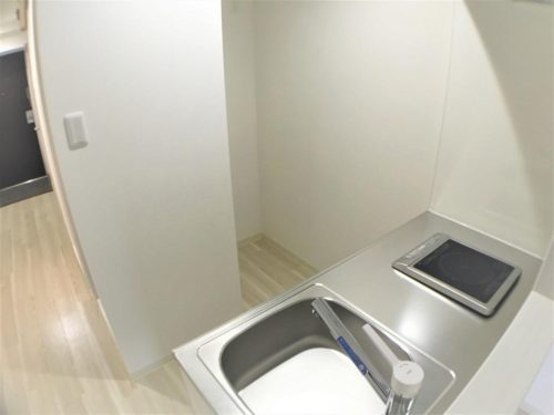 キッチン、冷蔵庫置き場