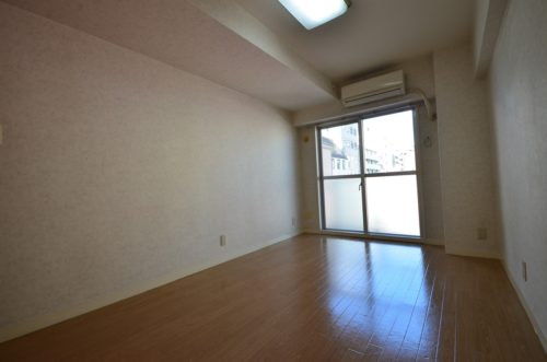 エアコンつき洋室