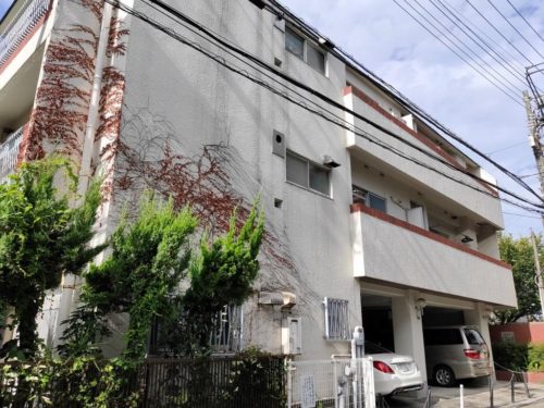 外観、正面左側より