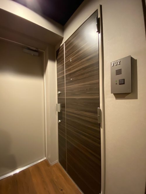 ダブルロックで防犯、内廊下設計でプライバシー保護