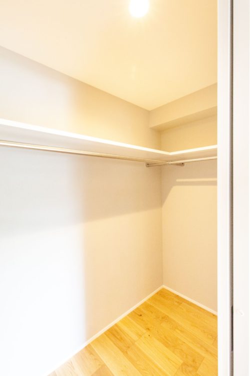 洋室、ウォークインクローゼット