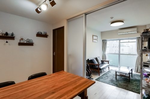 DK8.9帖から洋室5.6帖へ、スライドウォールを開放した状態