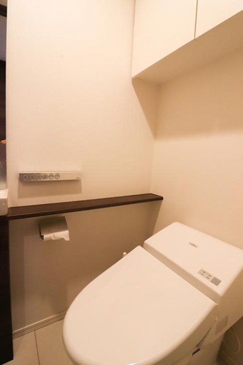 温水洗浄機能付きトイレ