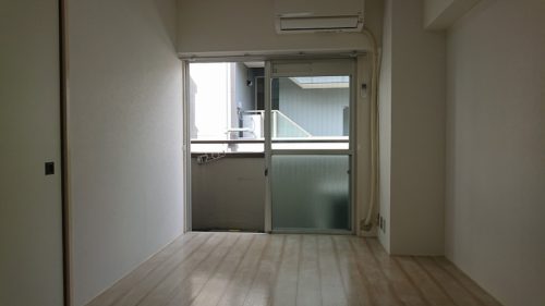 洋室からバルコニー