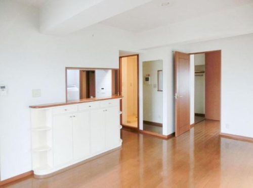 カウンター付きのキッチン、配膳もラクラク