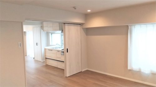 洋室からLDKへはスライドドアで開放可能