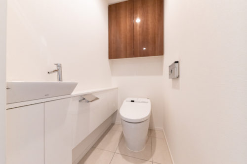 トイレ、温水洗浄便座