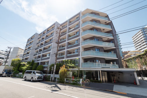 外観、2階部分、目黒駅徒歩7分