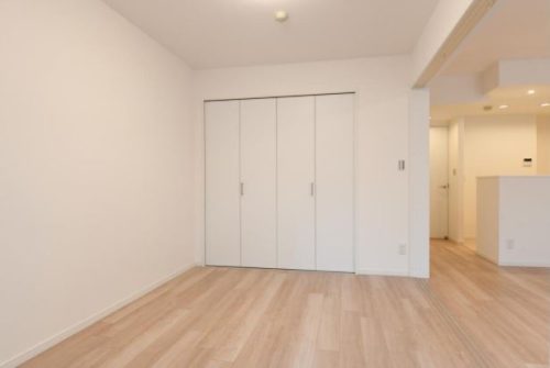 LDKとフラットな続き間として使える5.8帖の洋室