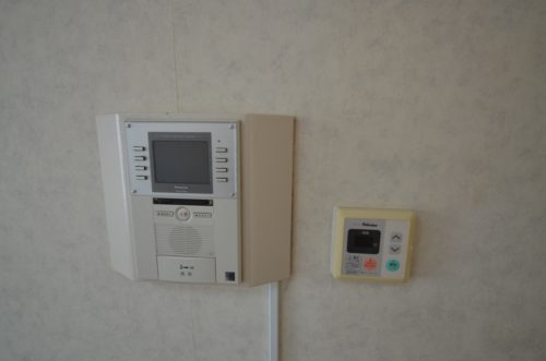 キッチン横のインターホン
