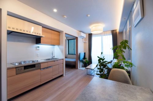 収納豊富なシステムキッチン