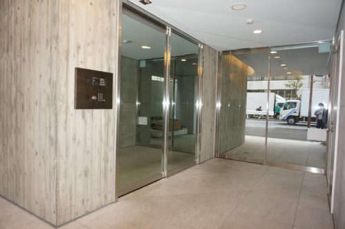 エントランス、TVモニター付きインターホン