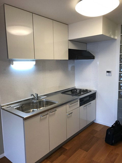 システムキッチン、3口コンロ