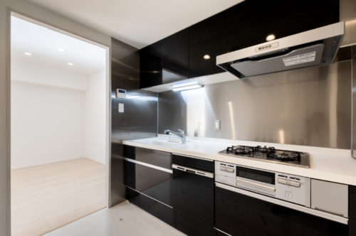 キッチン3.1帖、食器洗浄機付き。背面もゆとりがあり食器棚等を置けます。