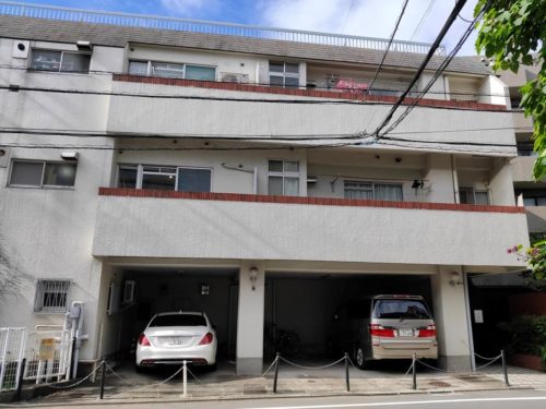 外観、正面より