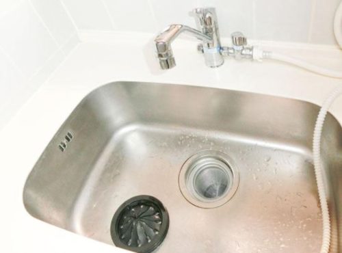 対面キッチン、お料理をしながらリビングが見渡せます。