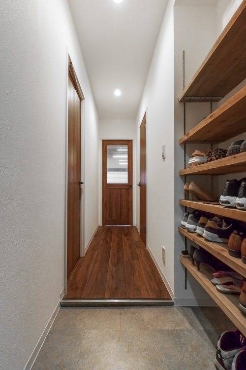 玄関と廊下(玄関)