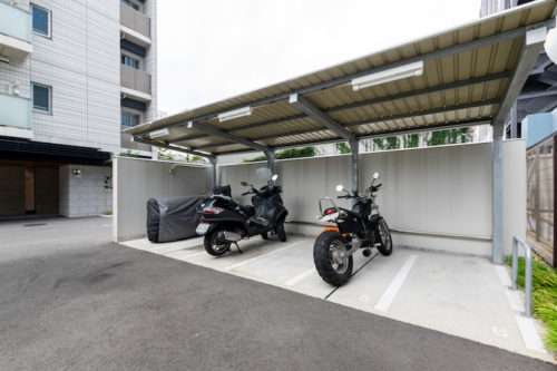 バイク置き場、月額3,000円