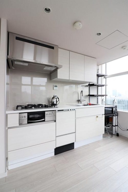 システムキッチン2.7帖、吊戸棚つき