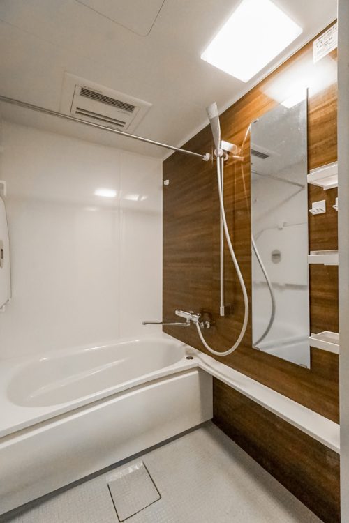 浴室、浴室乾燥機付き