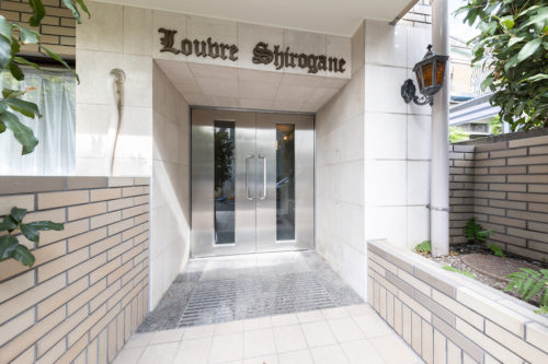 緑に癒されるエントランス