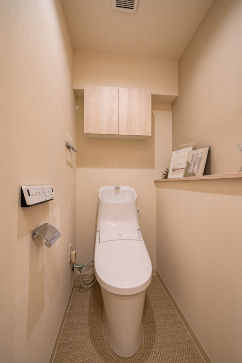 トイレ、温水洗浄便座