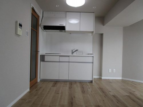 吊戸付システムキッチン