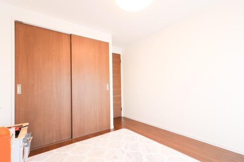 洋室5.6帖 クローゼット