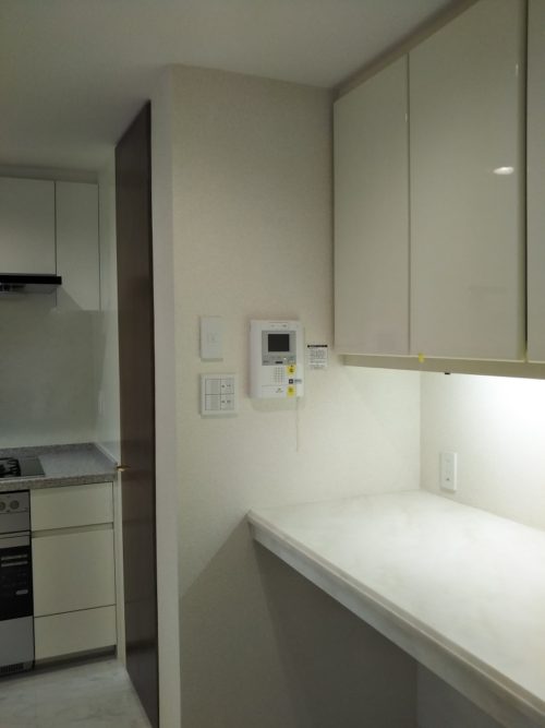 キッチン横の家事スペース