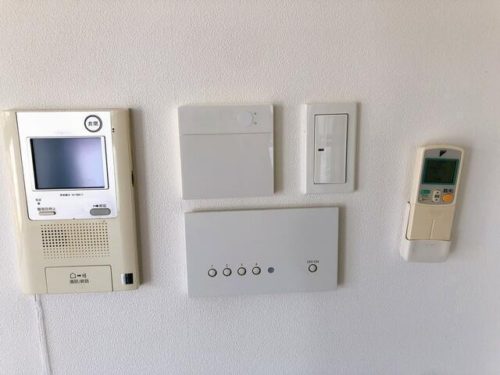 インターフォンモニタ、エアコン