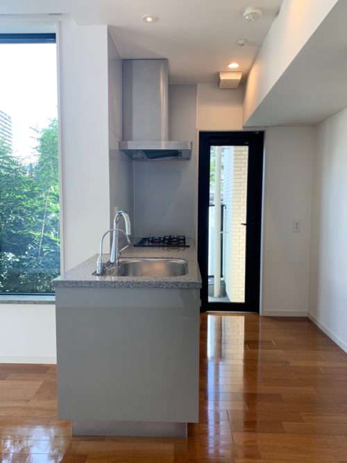 キッチン横にも開口があり換気しやすいです。