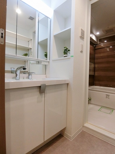 洗面室、独立洗面化粧台